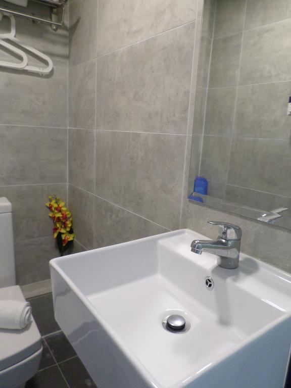 Sunrise Royal - Boutique Hostel كاولون الغرفة الصورة