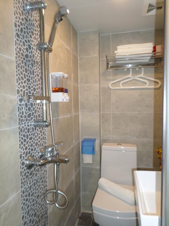 Sunrise Royal - Boutique Hostel كاولون المظهر الخارجي الصورة