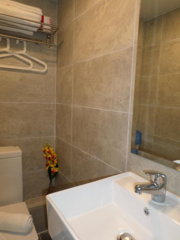 Sunrise Royal - Boutique Hostel كاولون المظهر الخارجي الصورة
