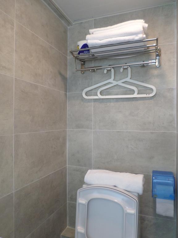 Sunrise Royal - Boutique Hostel كاولون المظهر الخارجي الصورة