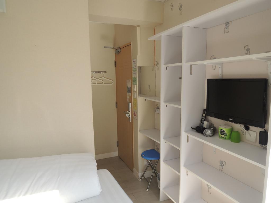 Sunrise Royal - Boutique Hostel كاولون المظهر الخارجي الصورة